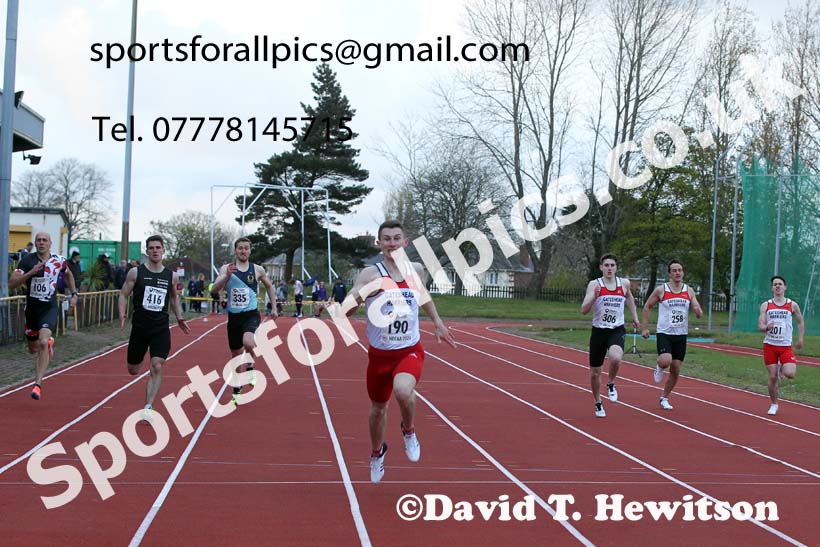 300 metres, 2021 NECAA Open Graded Meeting, Morpeth. Photo: David T. Hewitson/Sports for All Pics